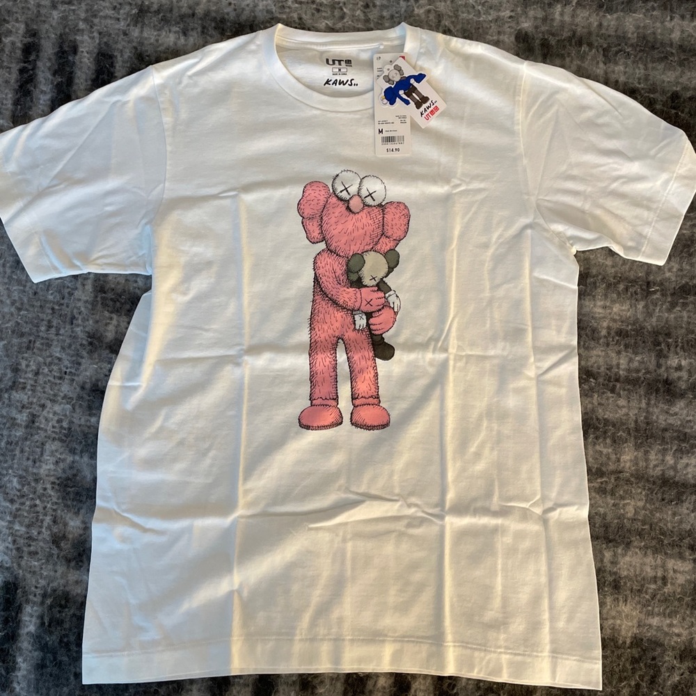 NWT kaws X uniqlo t shirt